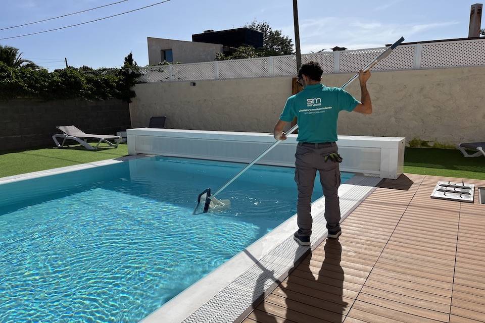 Mantenimiento de piscinas en Las Palmas | SM Servicios